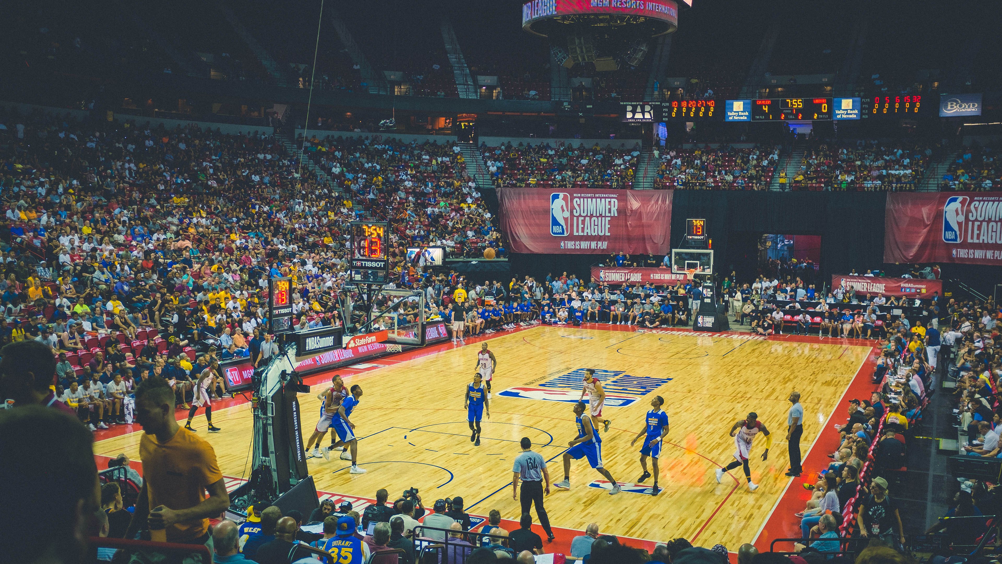 黄蜂生死战取胜骑士,西亚卡姆成为关键先生,从边缘人到救世主的蜕变之路